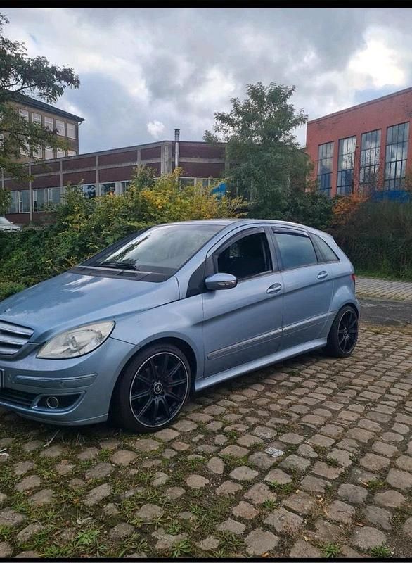 Blau Gebraucht 2007 Mercedes B200 Van / Kleinbus | 2.799 € (Guter Preis) - Bild 1/4