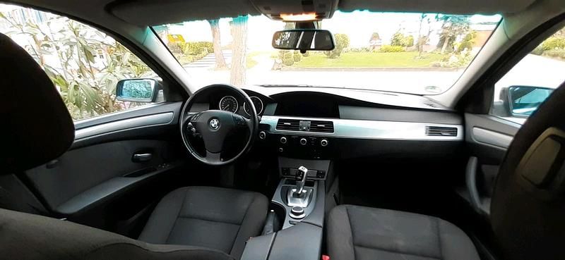 Gebraucht BMW 525 197 PS (144 kW) 2008 Schwarz Kombi