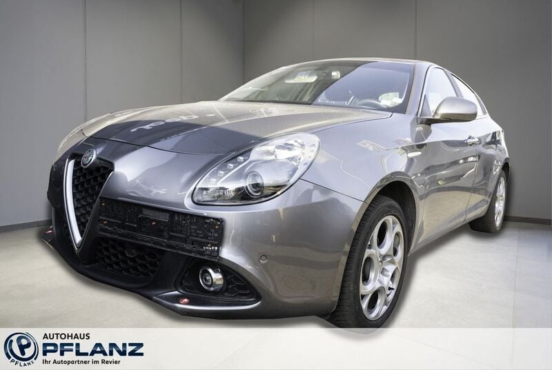 Grau Gebraucht 2017 Alfa Romeo Giulietta Super Kleinwagen | 14.985 € (Fairer Preis) - Bild 1/4