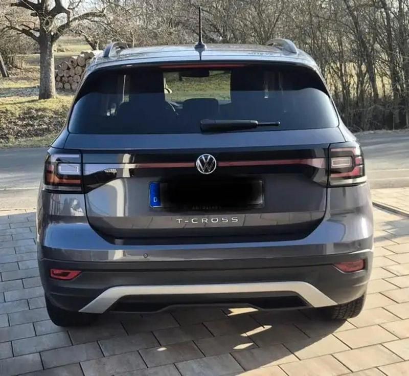 Gebraucht VW T-Cross Move 150 PS (110 kW) 2023 Grau SUV
