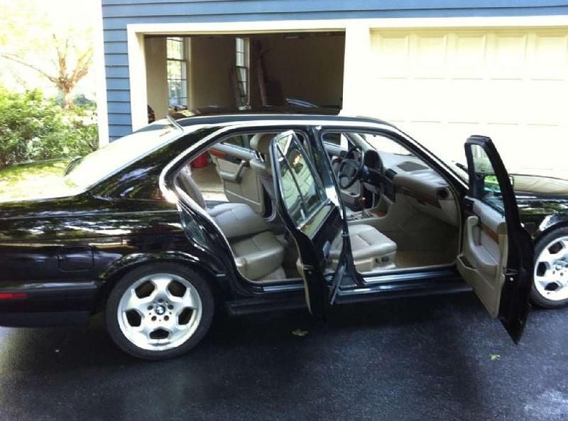 Schwarz Gebraucht 1992 BMW 535 Limousine | 19.100 € - Bild 1/1