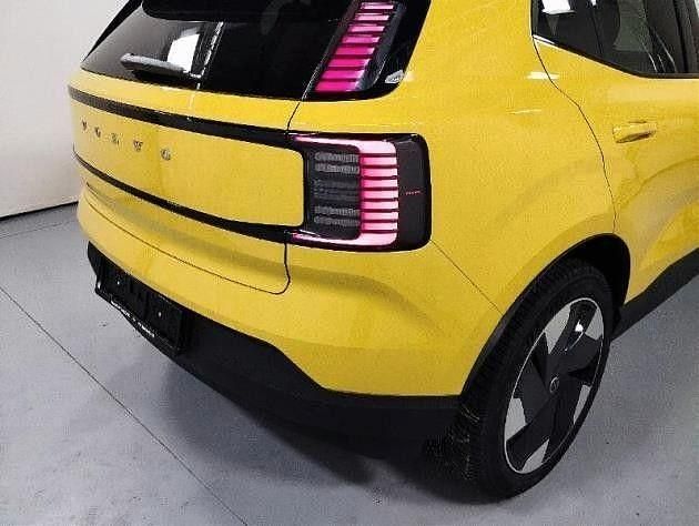 Gebraucht Volvo EX30 Plus 200 kW (272 PS) 2024 Moss yellow SUV