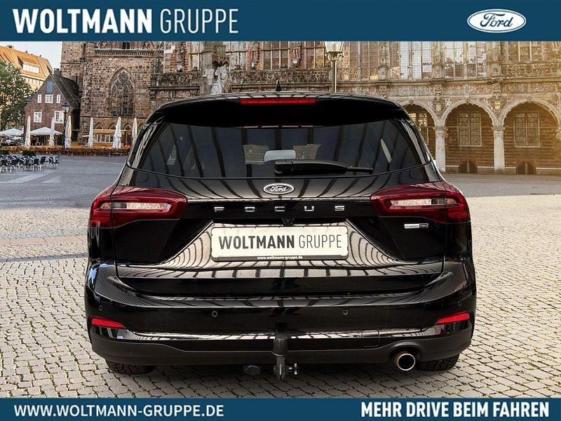 Gebraucht Ford Focus Titanium 125 PS (91 kW) 2022 Obsidianschwarz metallic Kombi