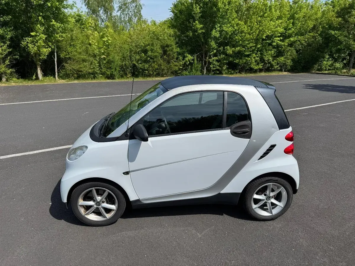Gebraucht Smart ForTwo Coupé 61 PS (44 kW) 2011 Weiß Coupé