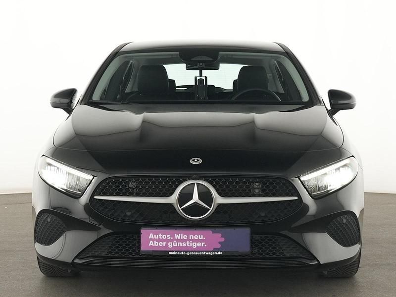 Gebraucht Mercedes A180 136 PS (100 kW) 2024 Nachtschwarz Limousine