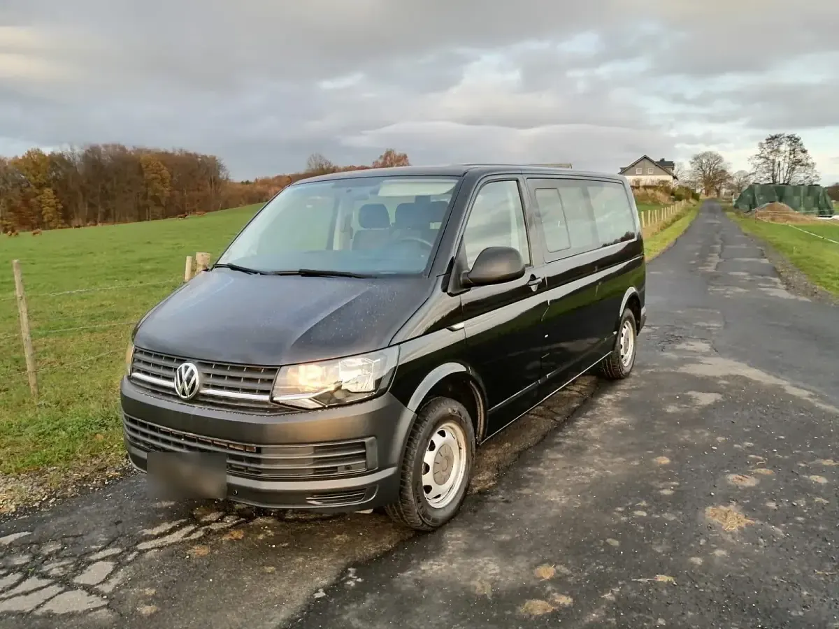 Second-hand VW Transporter 150 CP (110 kW) 2019 Negru Van