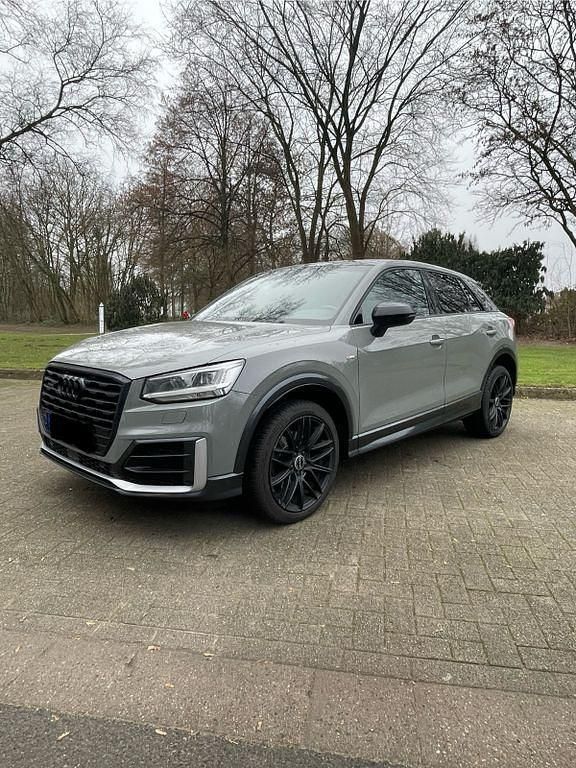 Grau Gebraucht 2017 Audi Q2 Sport SUV | 14.750 € - Bild 1/4