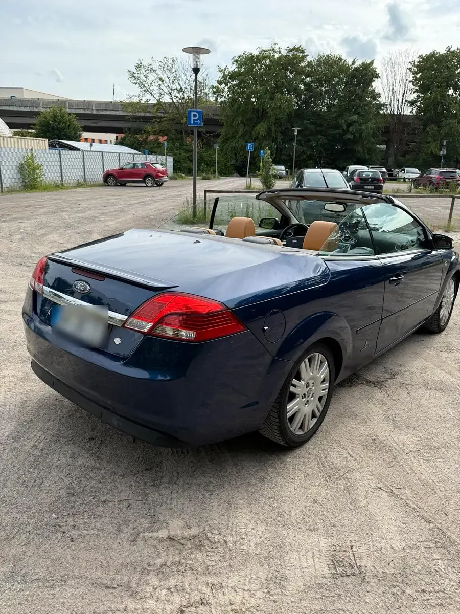 Gebraucht Ford Focus Cabriolet Titanium 145 PS (106 kW) 2007 Blau Cabrio