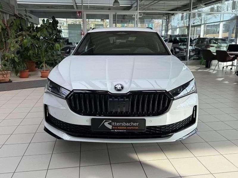 Neu Skoda Superb SportLine 204 PS (150 kW) 2026 Purity weiss Kombi