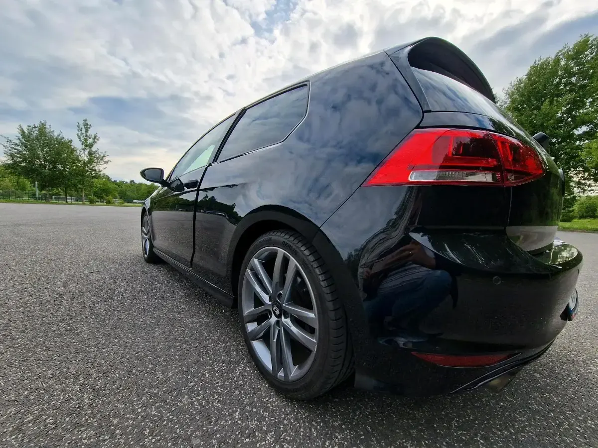 Second-hand VW Golf VII R 100 CP (73 kW) 2014 Negru Berlinǎ