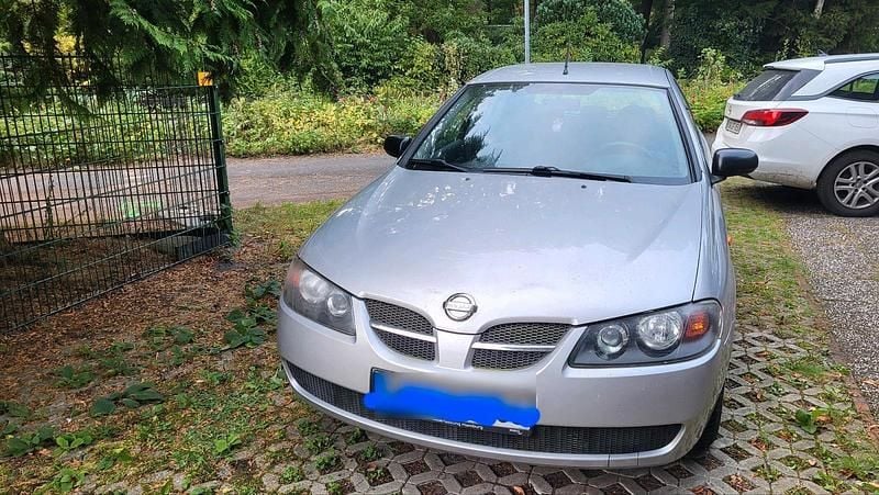 Silber Gebraucht 2004 Nissan Almera Kleinwagen | 800 € (Superpreis) - Bild 1/4