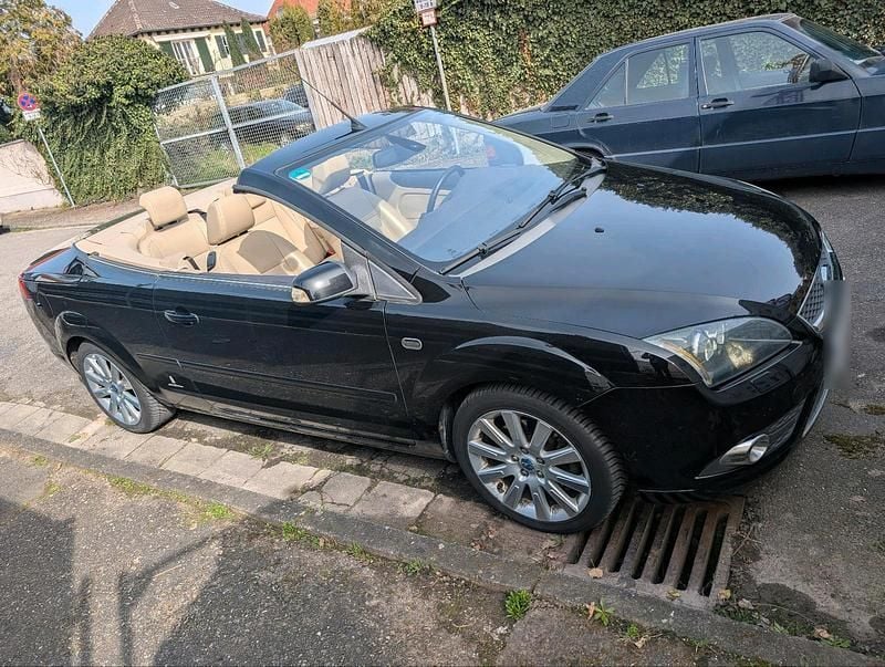Gebraucht Ford Focus Cabriolet Titanium 145 PS (106 kW) 2007 Schwarz Cabrio