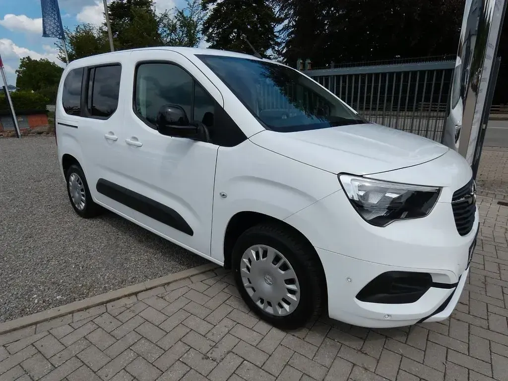 Gebraucht Opel Combo Life Elegance 131 PS (96 kW) 2022 Weiß Limousine