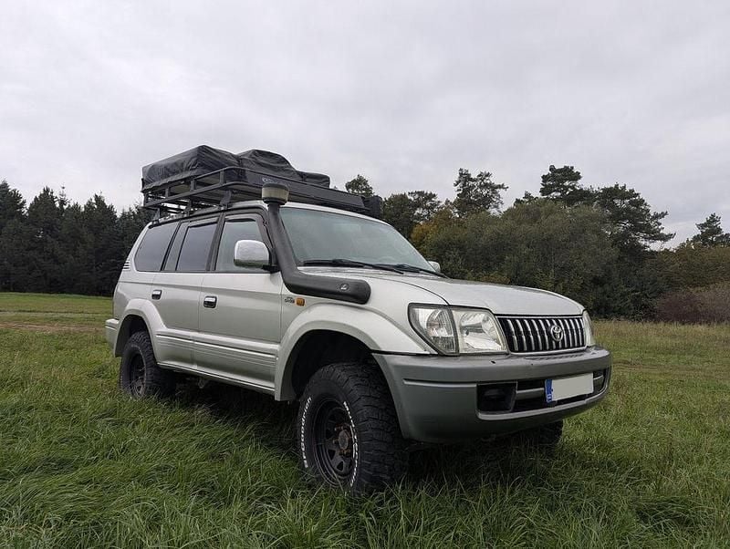 Silber Gebraucht 2002 Toyota Land Cruiser SUV | 13.999 € (Fairer Preis) - Bild 1/4