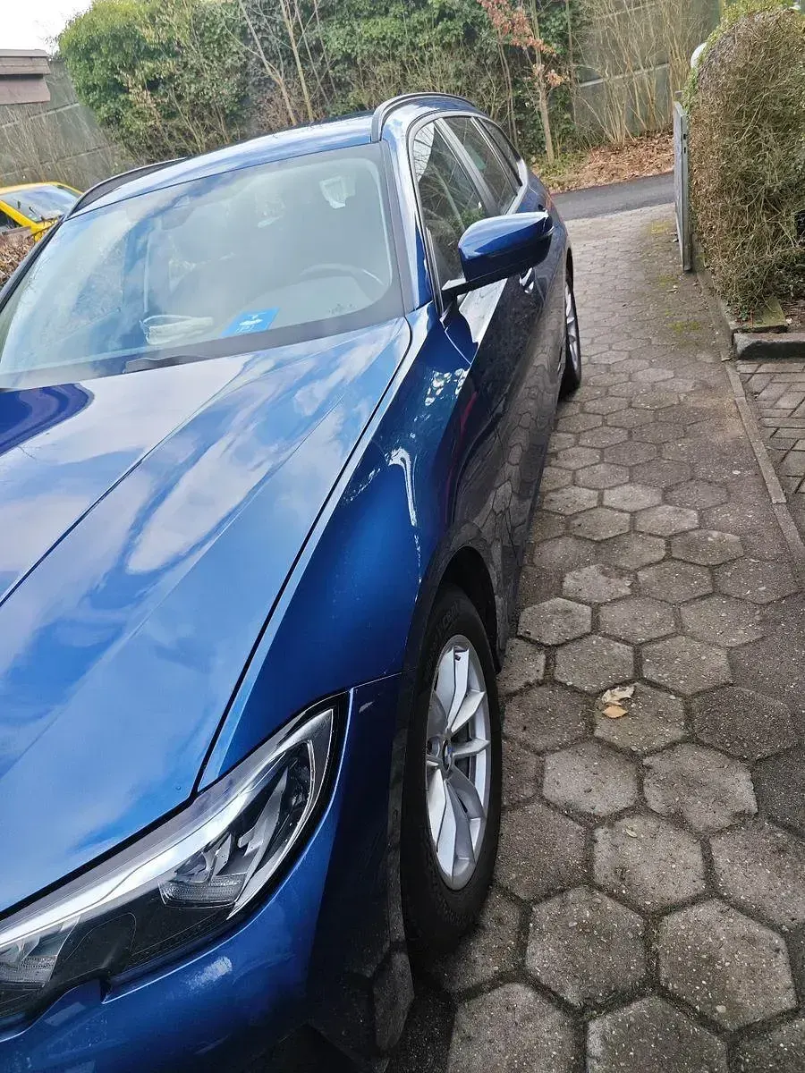 Używany BMW 320 Advantage 190 KM (139 kW) 2020 Niebieski Kombi