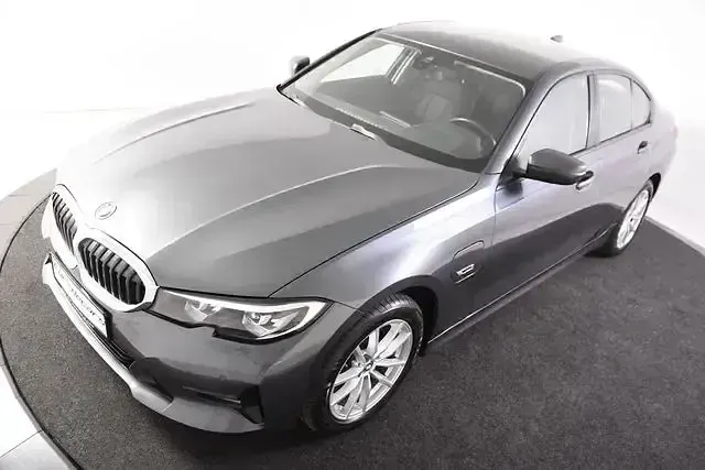 Gebraucht BMW 320e Sport Line 204 PS (150 kW) 2022 Grau Limousine