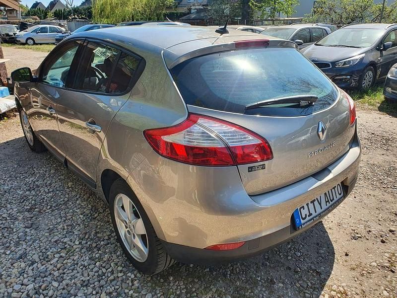 Gebraucht Renault Mégane Dynamique 110 PS (80 kW) 2010 Gold Limousine