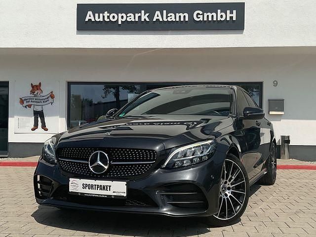 Grau Gebraucht 2020 Mercedes C220 AMG line Limousine | 32.900 € (Teuer) - Bild 1/4