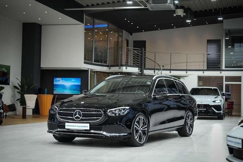 Gebraucht Mercedes E400 Avantgarde 330 PS (242 kW) 2022 Schwarz  unilack Kombi