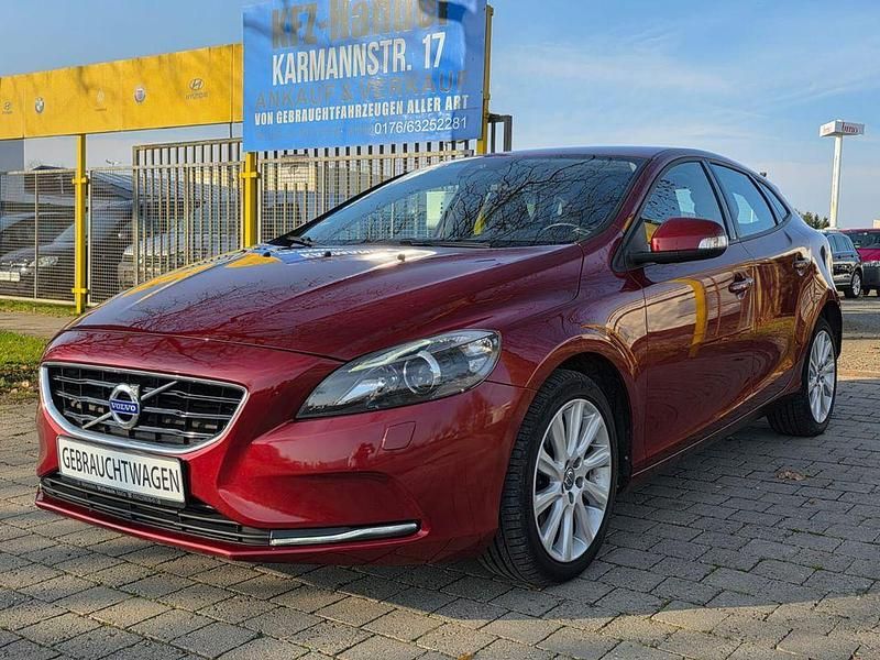 Gebraucht Volvo V40 Kinetic 120 PS (88 kW) 2016 Rot Limousine