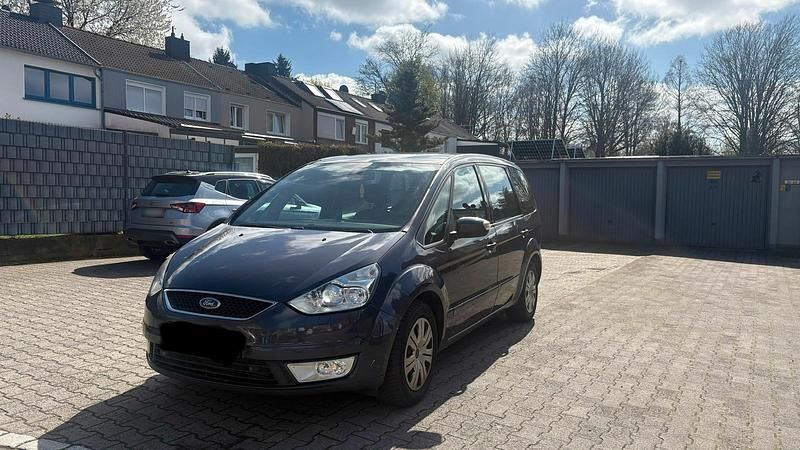 Gebraucht Ford Galaxy Titanium 140 PS (102 kW) 2009 Silber Van / Kleinbus