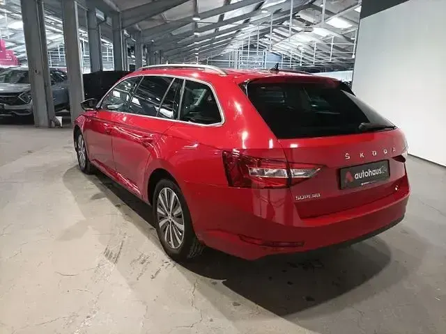 Gebraucht Skoda Superb Ambition 200 PS (147 kW) 2022 Rot Kombi
