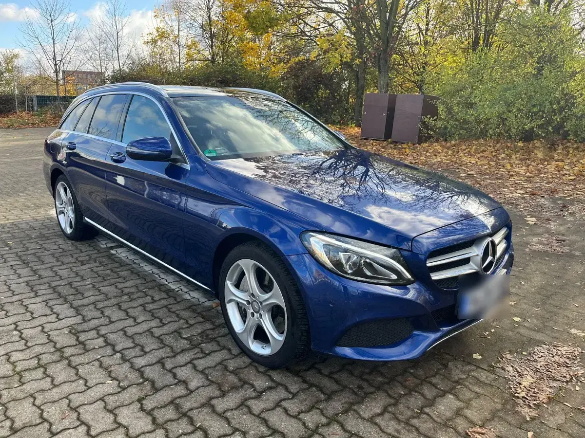 Gebraucht Mercedes C350e 211 PS (155 kW) 2015 Blau Limousine