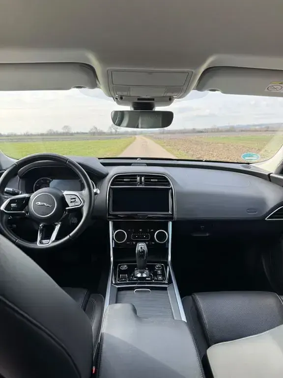 Usata Jaguar XE S 250 CV (183 kW) 2019 Nero Berlina