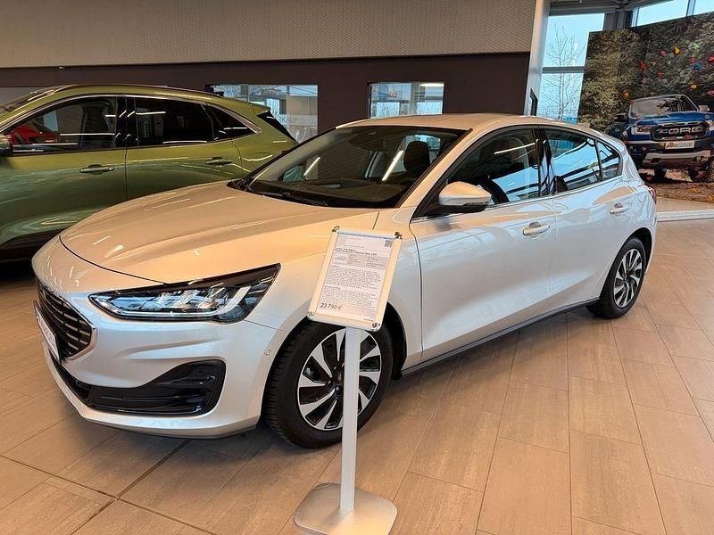 Używany Ford Focus Titanium 125 KM (91 kW) 2024 Srebrny Sedan/Limuzyna