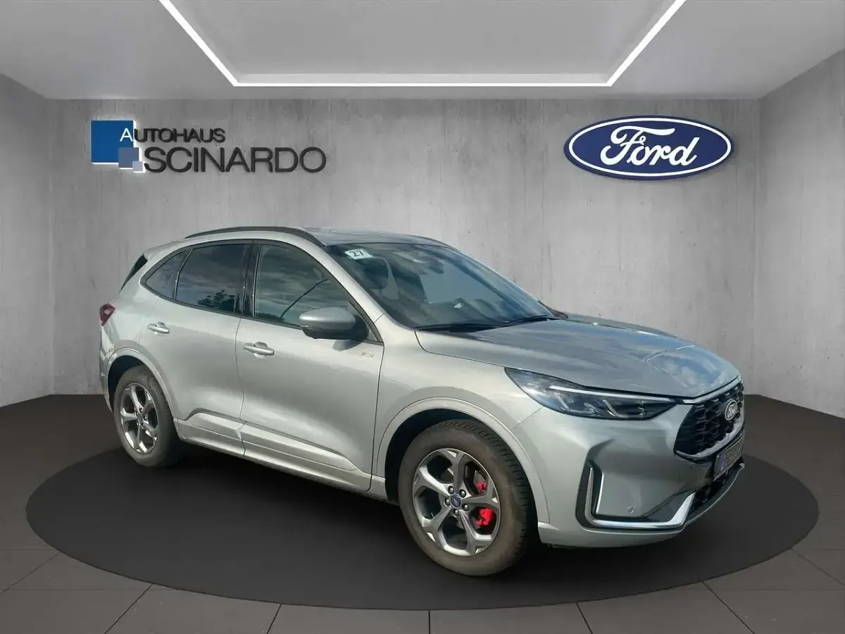 Gebraucht Ford Kuga ST-Line X 186 PS (136 kW) 2025 Grau SUV