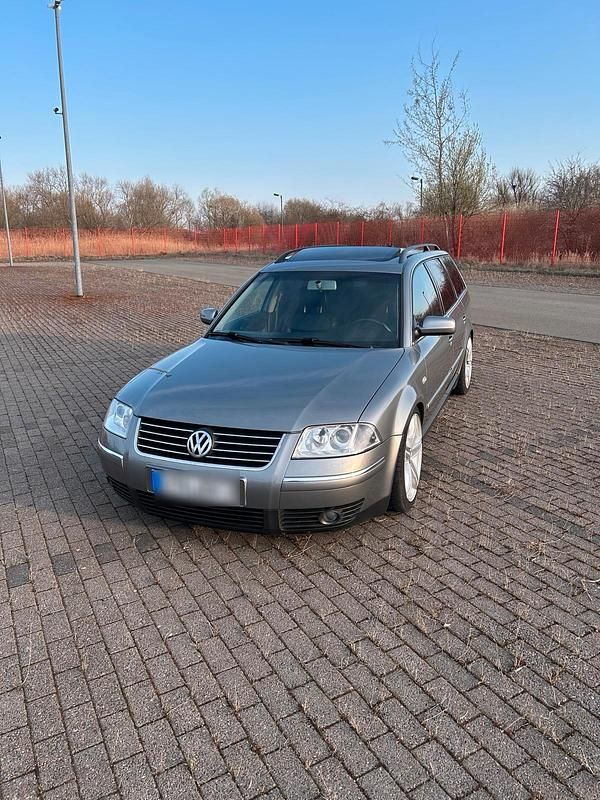 Gebraucht VW Passat 131 PS (96 kW) 2001 Grau Kombi