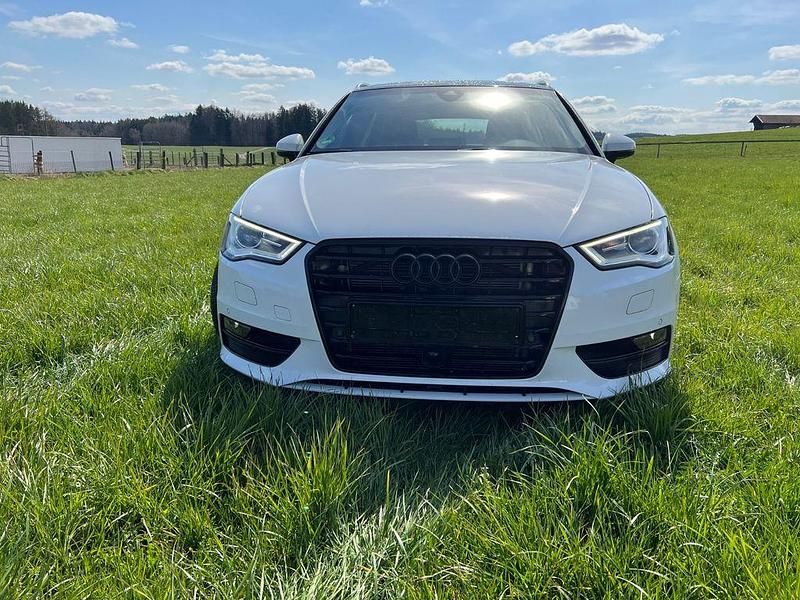 Używany Audi A3 S-Line 184 KM (135 kW) 2014 Biały Sedan/Limuzyna