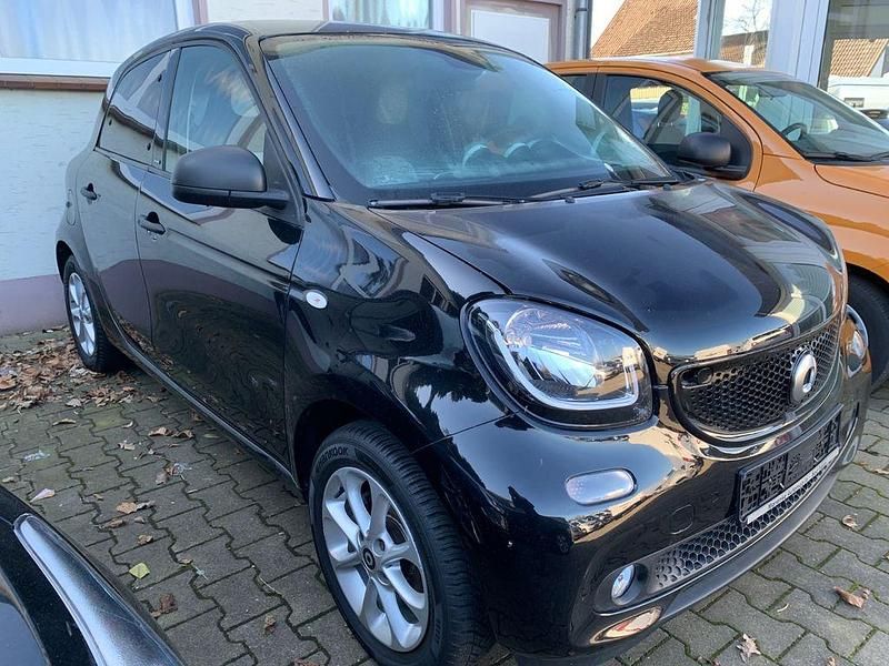 Gebraucht Smart ForFour Passion 71 PS (52 kW) 2016 Schwarz Kleinwagen