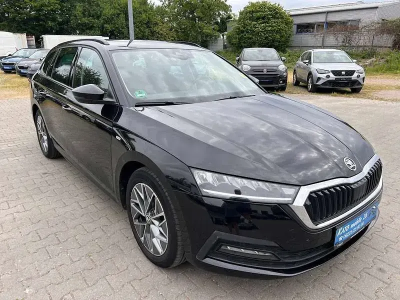 Gebraucht Skoda Octavia G-TEC Tour 131 PS (96 kW) 2023 Schwarzmagic perleffekt Kombi