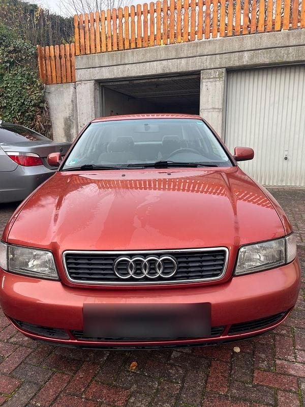 Gebraucht Audi A4 150 PS (110 kW) 1996 Rot Limousine