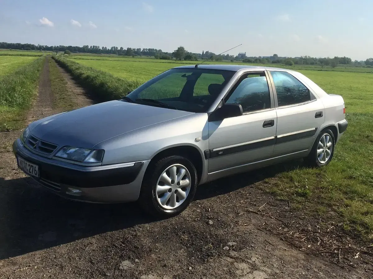 Gebraucht Citroën Xantia 90 PS (66 kW) 2000 Silber Limousine