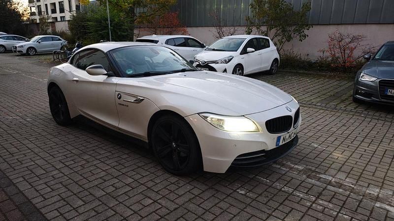 Weiß Gebraucht 2013 BMW Z4 Sport Line Cabrio | 17.400 € (Fairer Preis) - Bild 1/4