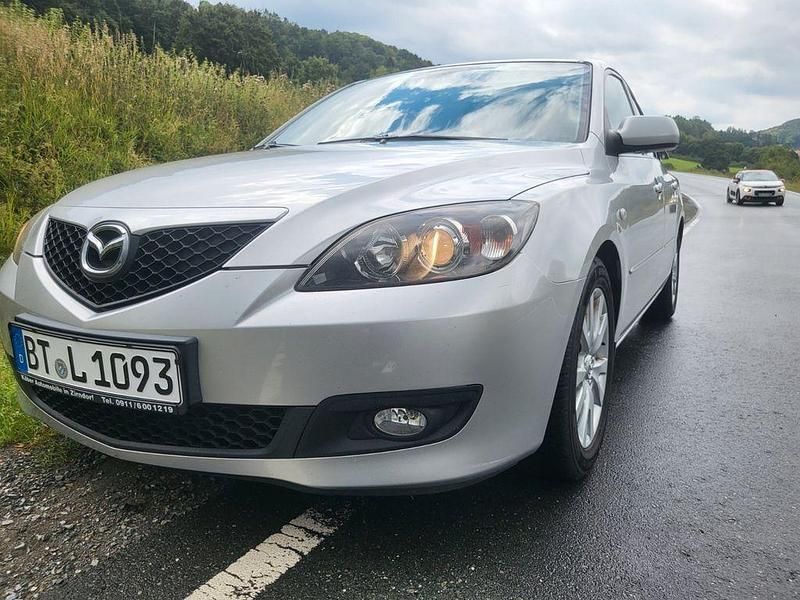 Silber Gebraucht 2007 Mazda 3 Exclusive Limousine | 2.400 € (Fairer Preis) - Bild 1/4
