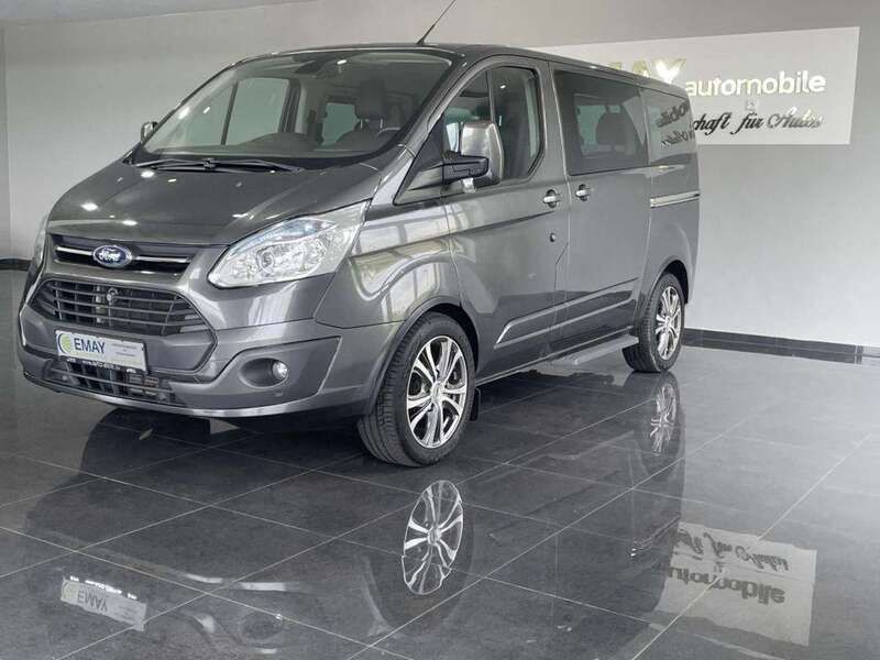 Gebraucht Ford Tourneo Titanium 155 PS (114 kW) 2015 Grau Kombi