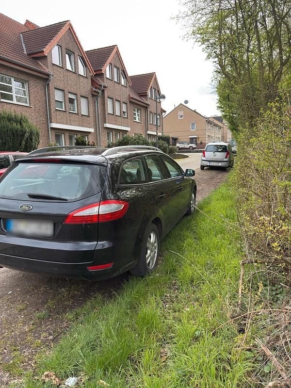 Gebraucht Ford Mondeo 145 PS (106 kW) 2008 Schwarz Kombi