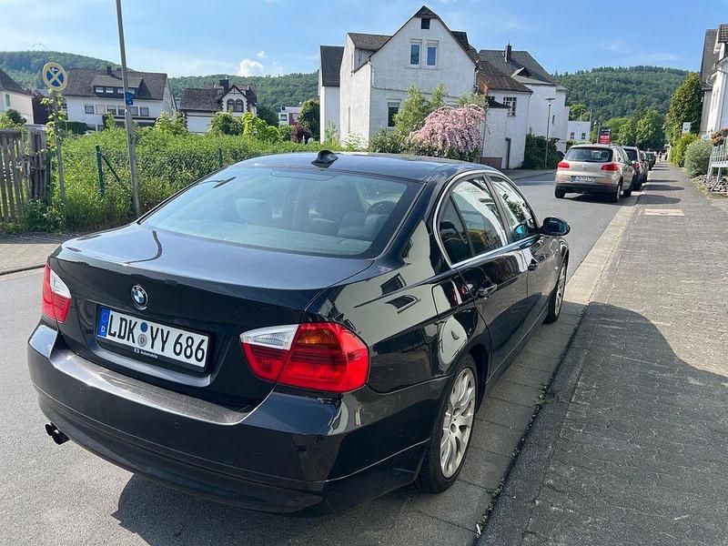 Gebraucht BMW 325 192 PS (141 kW) 2005 Schwarz Limousine