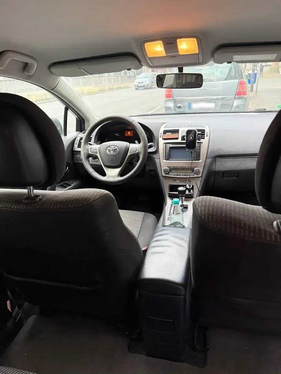 Gebraucht Toyota Avensis 177 PS (130 kW) 2011 Blau Kombi