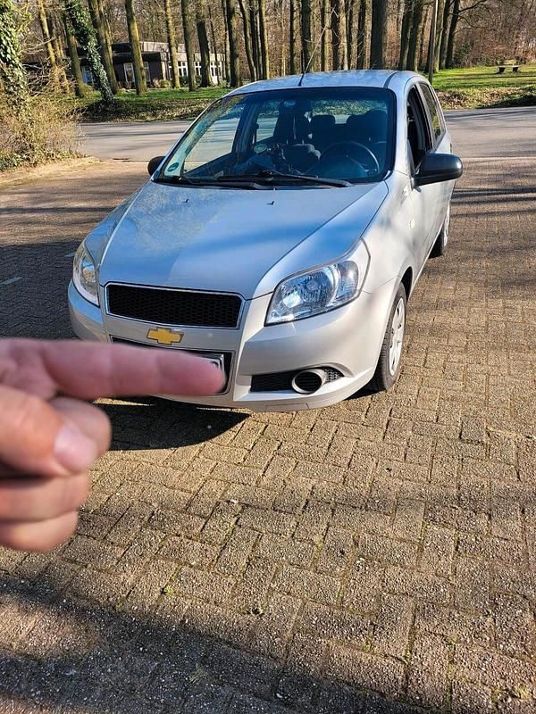Silber Gebraucht 2010 Chevrolet Aveo Kleinwagen | 2.000 € (Fairer Preis) - Bild 1/4