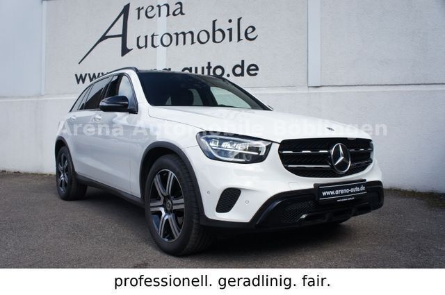Polarweiss unilack Gebraucht 2020 Mercedes GLC220 Night SUV | 39.500 € (Etwas zu teuer) - Bild 1/4