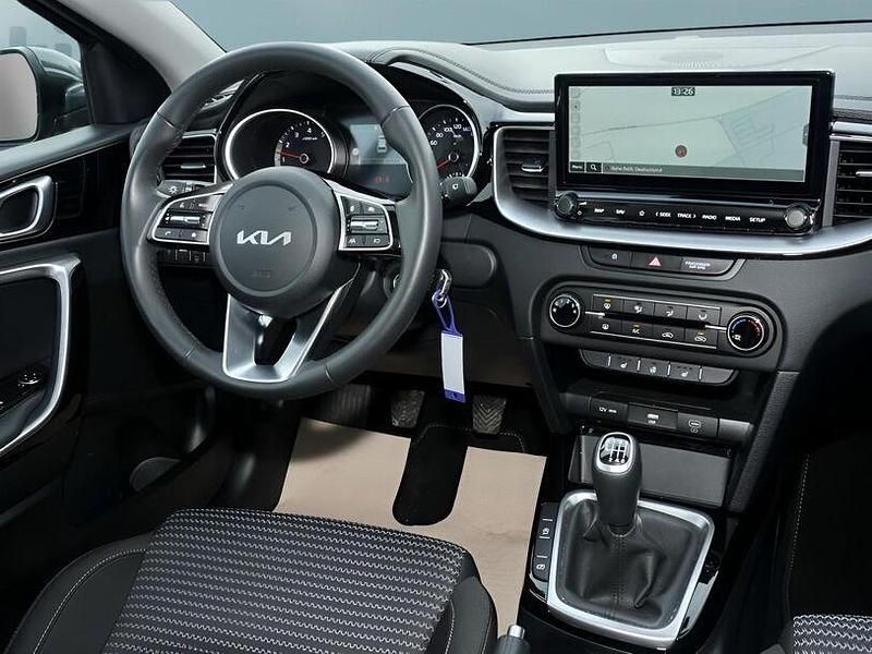 Gebraucht Kia Ceed 140 PS (102 kW) 2025 Schwarz Kleinwagen