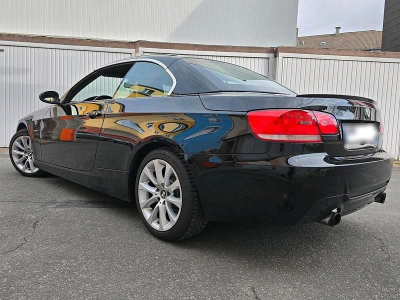 Gebraucht BMW 335 Cabriolet 306 PS (225 kW) 2007 Schwarz Cabrio