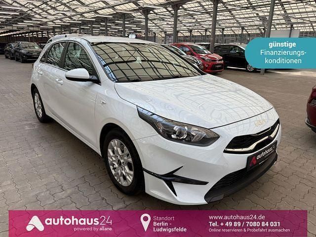 Weiß Gebraucht 2022 Kia Ceed Vision Limousine | 17.990 € (Guter Preis) - Bild 1/2