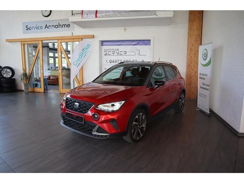 Desire red (metallic) Gebraucht 2024 Seat Arona FR SUV | 26.168 € (Teuer) - Bild 1/2