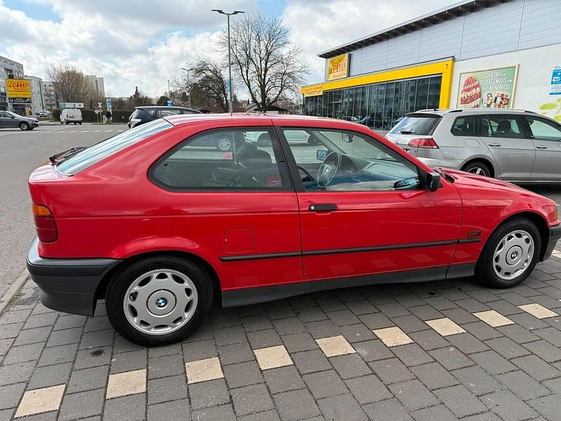 Gebraucht BMW 316 Compact 105 PS (77 kW) 1995 Rot Kleinwagen