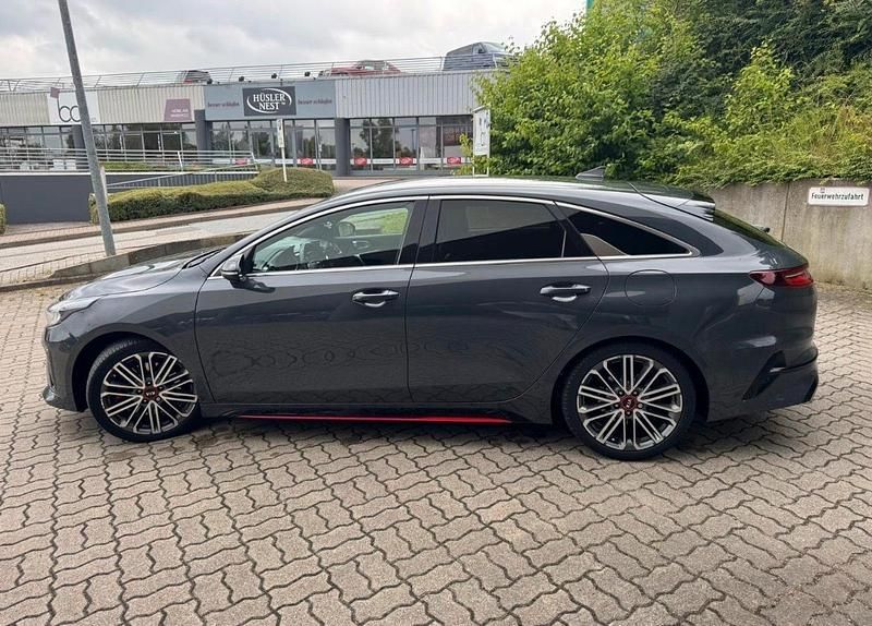 Grau Gebraucht 2020 Kia ProCeed GT Kleinwagen | 21.500 € - Bild 1/4